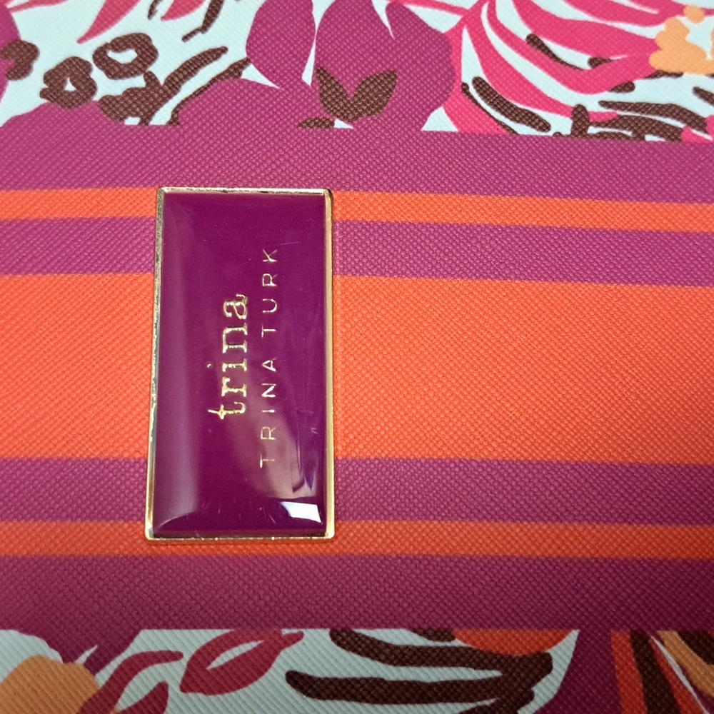 👻Trina Turk tote with strap - Picture 2 of 16